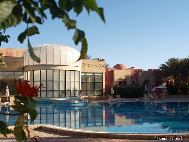 Tozeaur-hotel1